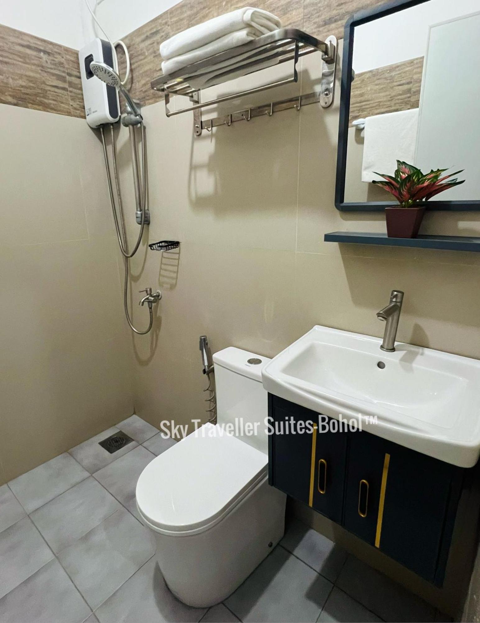 Sky Traveller Suites Panglao Exterior photo