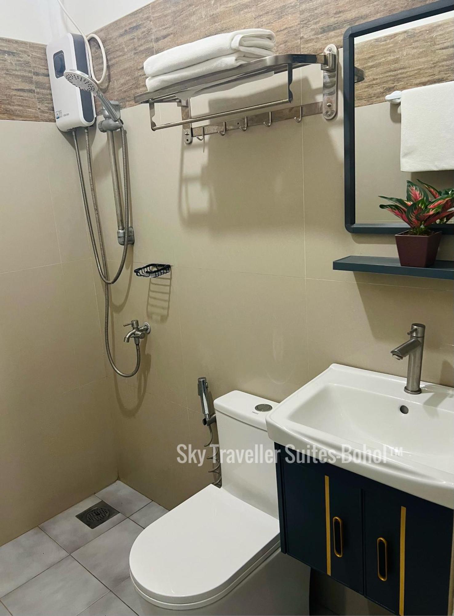 Sky Traveller Suites Panglao Exterior photo
