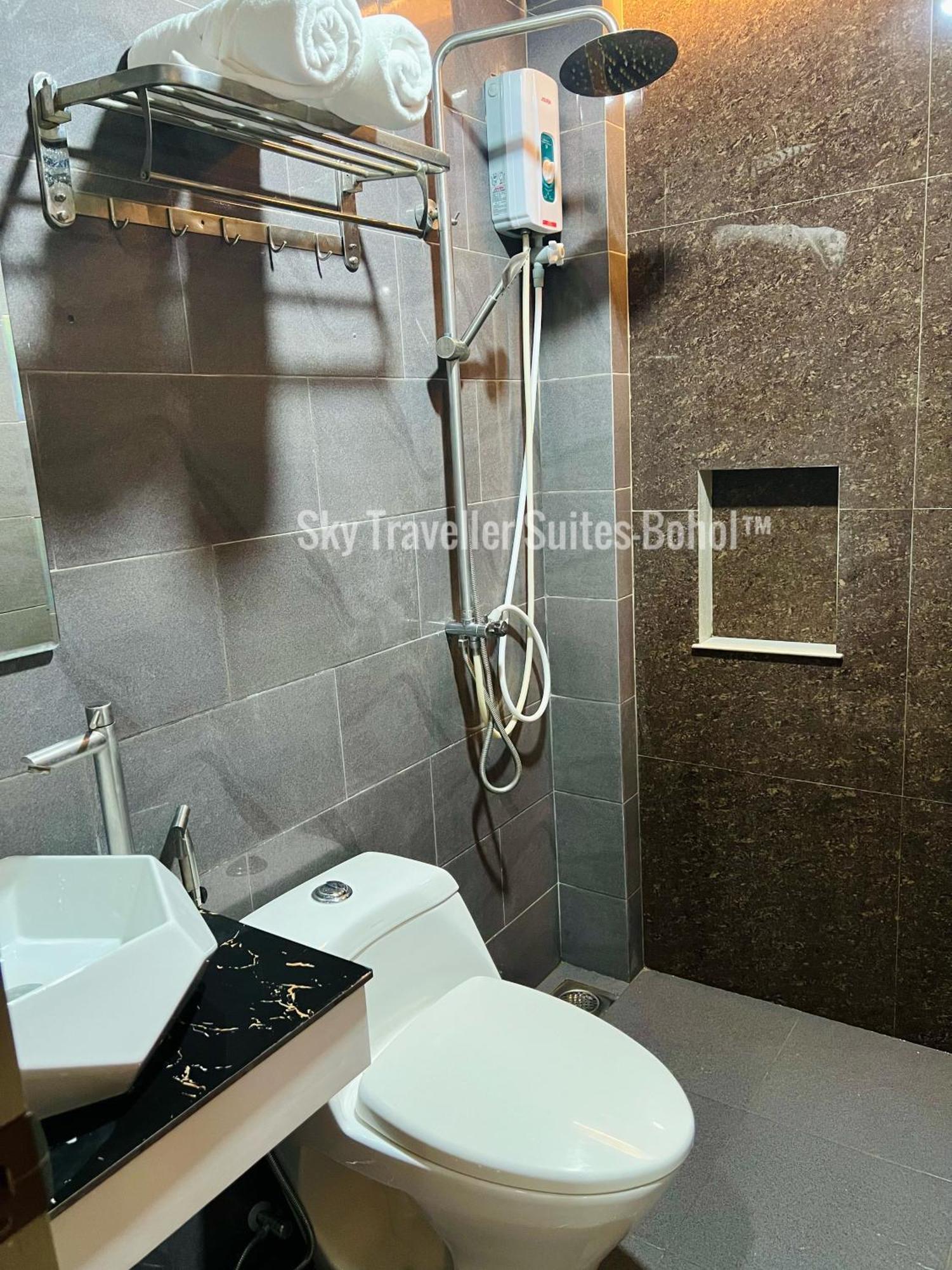 Sky Traveller Suites Panglao Exterior photo